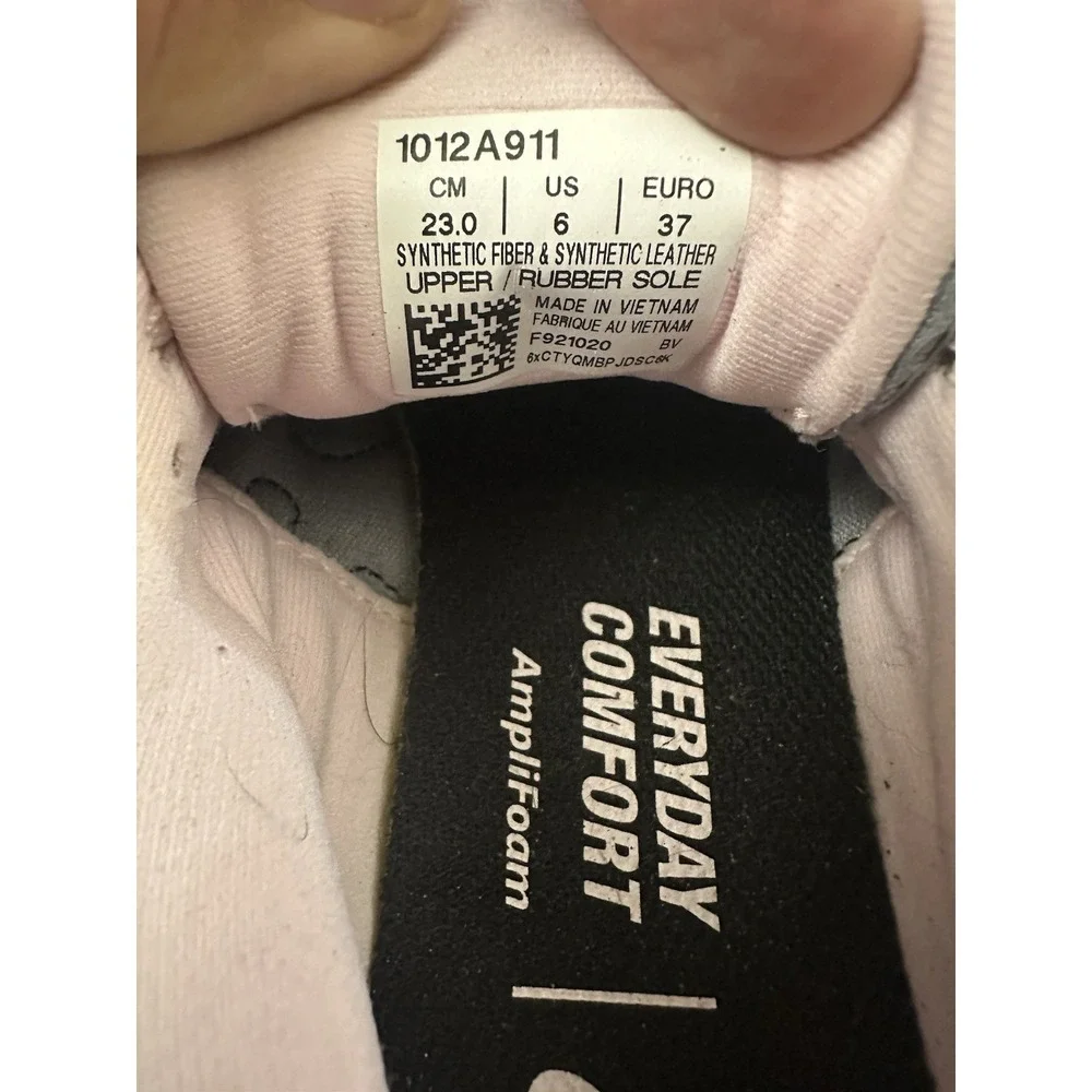 ASICS Gel Contend 7 Womens Size 6  Gray Pink Amplifoam Sneakers